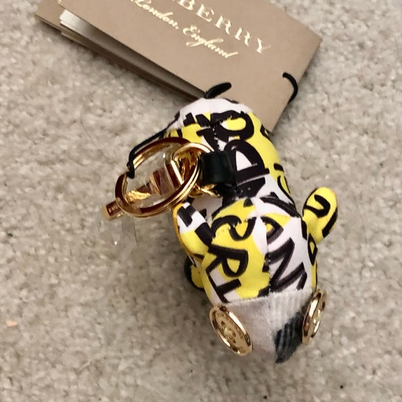 🎁Authentic new with tag Burberry Graffiti charm . - Picture 3 of 9